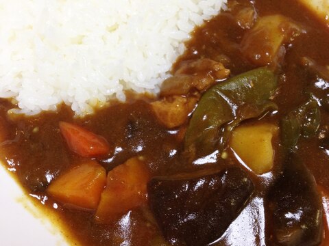 茄子と万願寺唐辛子の夏野菜カレー